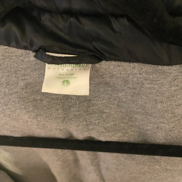 Maternity puffy vest size Large black with jersey lining - Picture 3 of 6